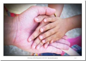 Kinderhände und Erwachsenenhände - finden Sie die Unterschiede und stellen Sie Impulsfragen